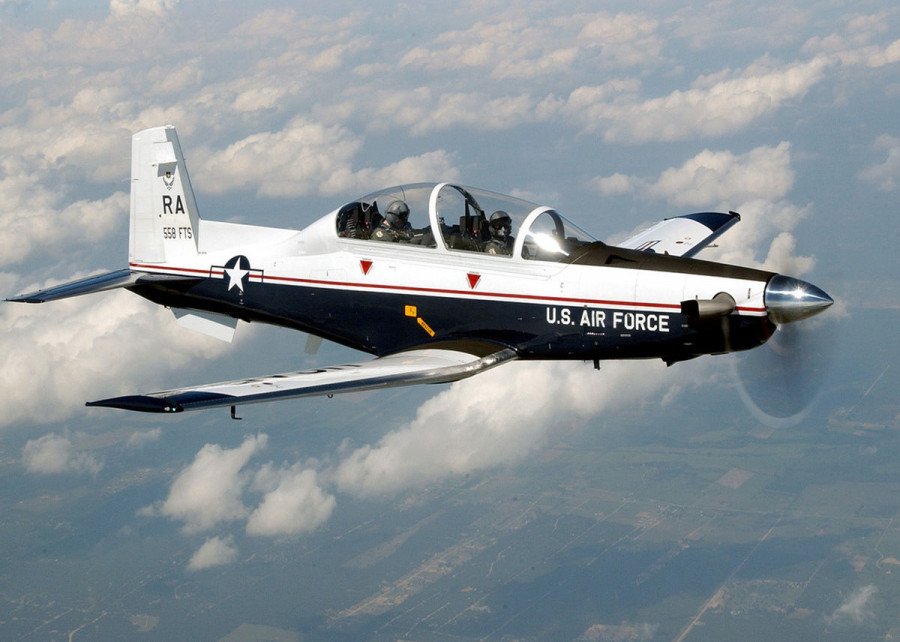 Avión entrenador T-6 texan II. Textron Aviation Defense