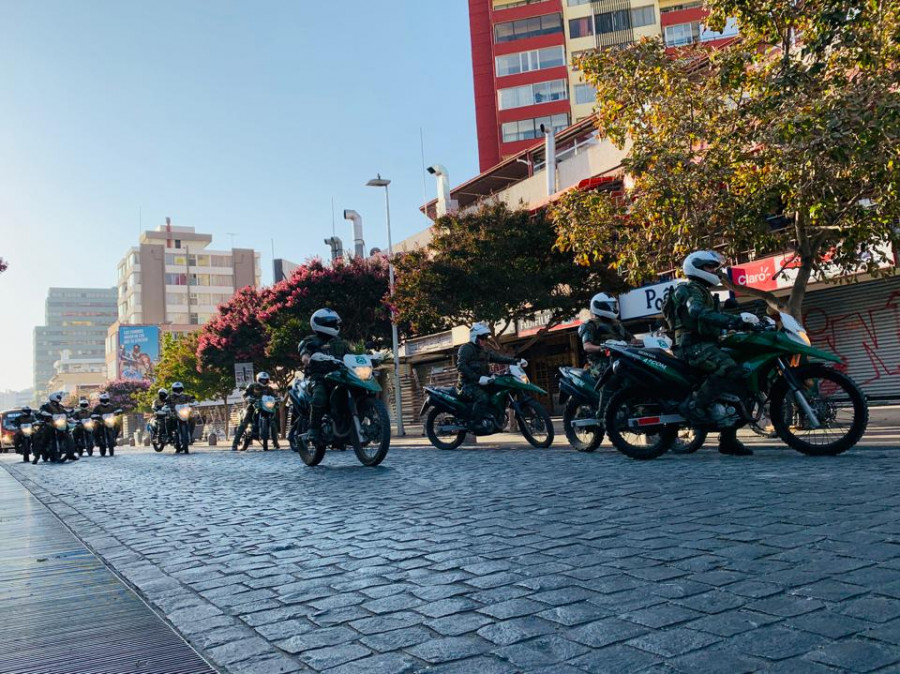 Patrullaje preventivo de Carabineros en Viña del Mar, ciudad con graves desmanes. Foto: Carabineros