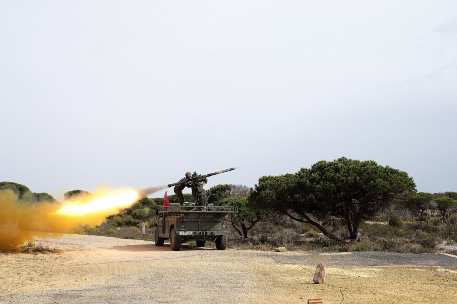Lanzamiento de misil Mistral en Huelva. Foto: Ejército de Tierra