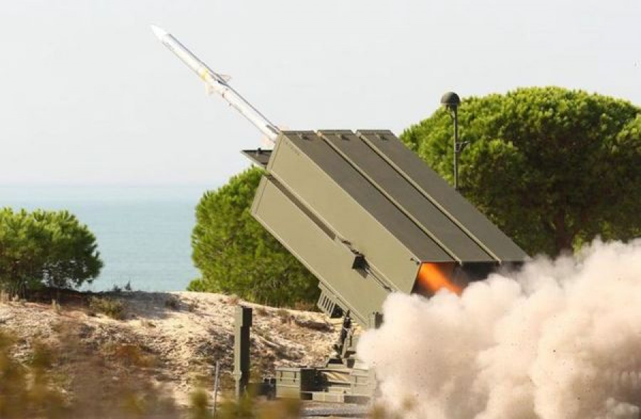 Lanzamiento de misil Amraam en Huelva. Foto: Ejército de Tierra