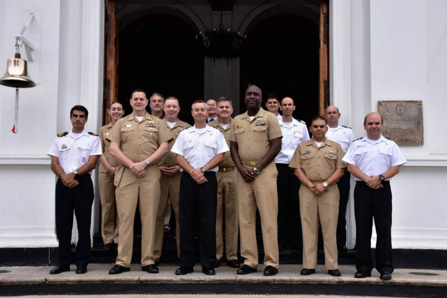 Los representantes se reunieron en el Comando de Operaciones Navales. Foto: Armada de Chile