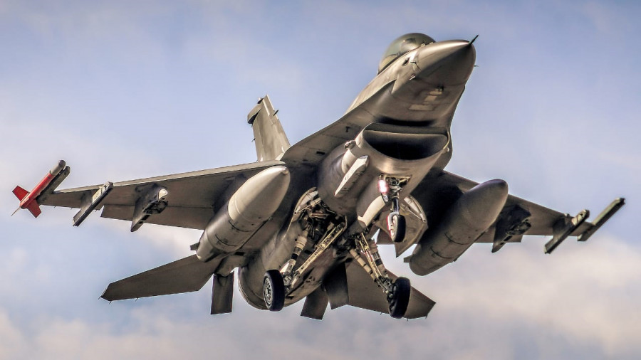 El F-16 Block 50 es el avión de combate más poderoso de la FACh. Foto: Issan Valenzuela