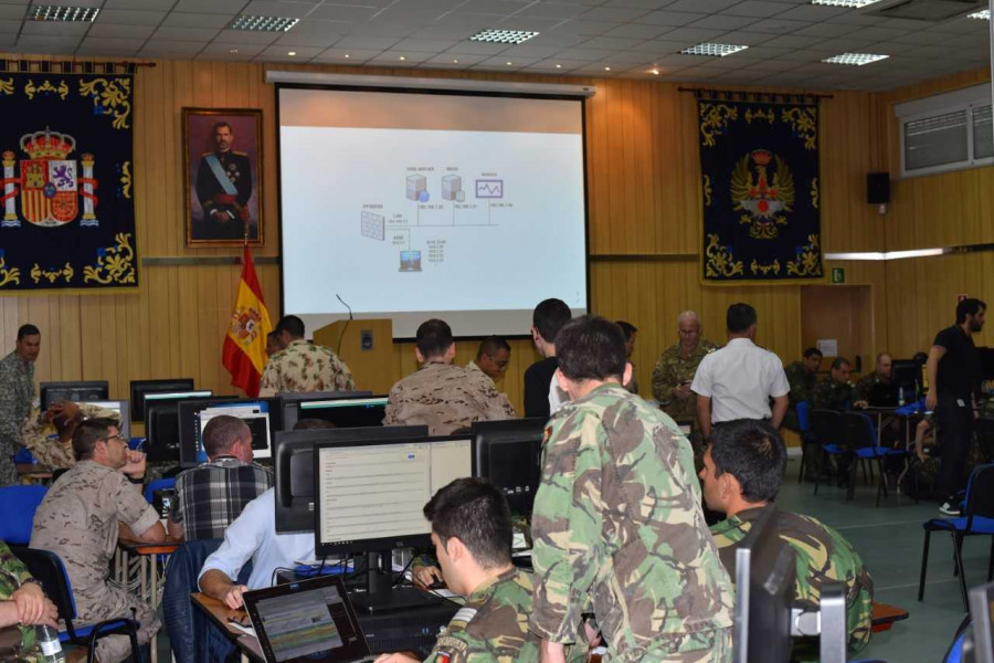 Ejercicio con la plataforma Cyber Range de Indra en el MCCD. Foto: Indra