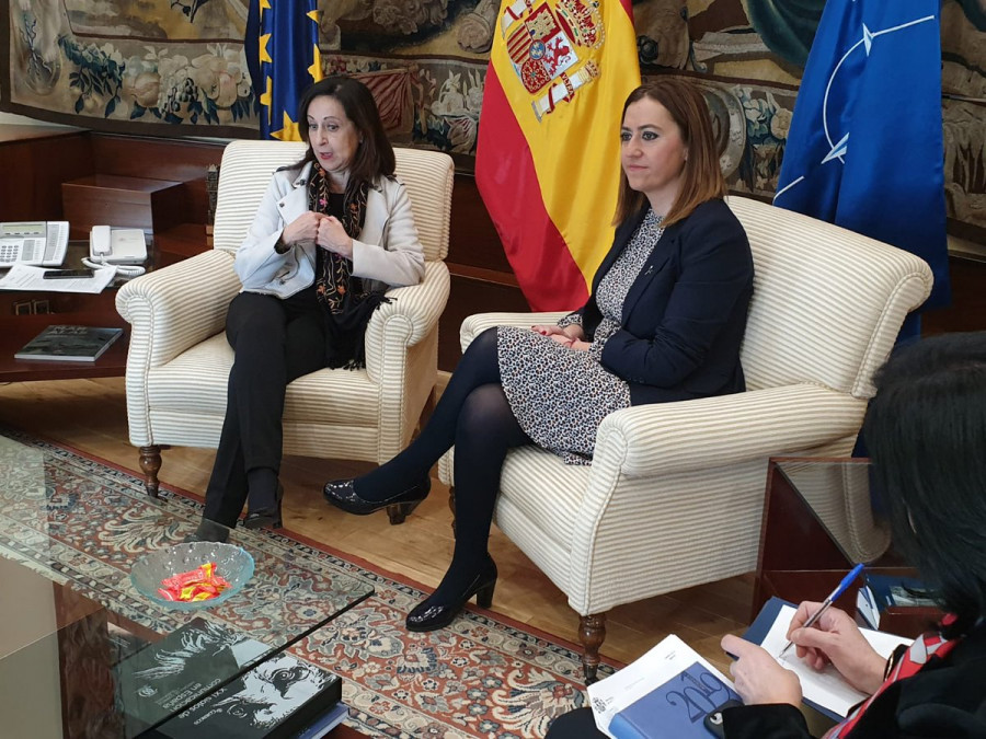 Reunión entre la ministra de Defensa y la delegada del Gobierno en Castilla y León. Foto: Delegación del Gobierno en CyL