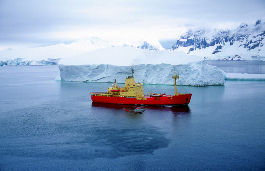 El rompehielos Almirante Viel en una de sus expediciones en la Antártica. Foto: Armada de Chile
