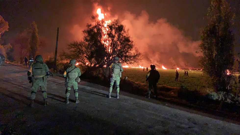 Esta tragedia ha costado la vida a 79 personas hasta el domingo. Fotos Sedena