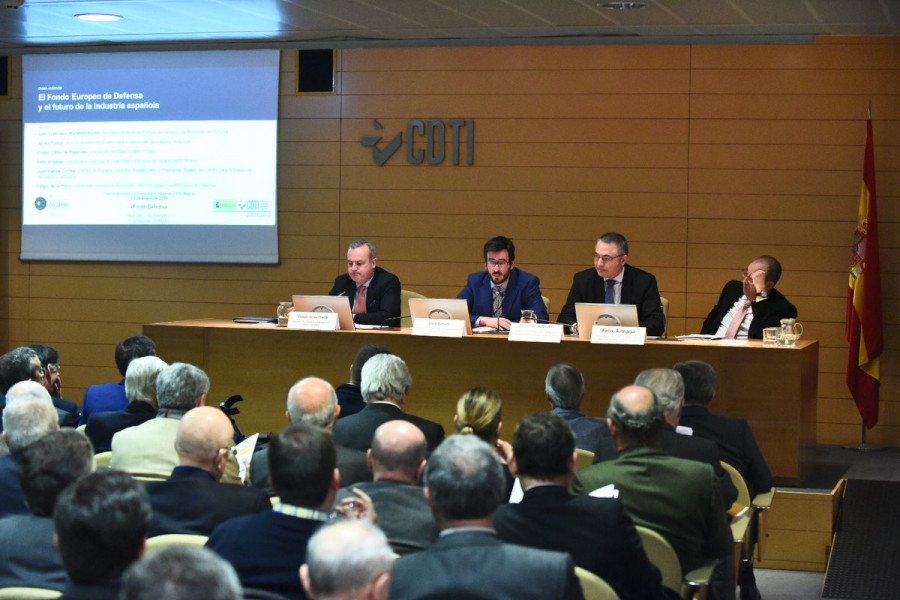 Mesa redonda de la jornada sobre el Fondo Europeo de la Defensa en el CDTI. Foto: Instituto Elcano