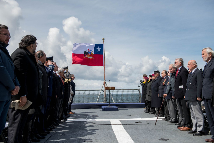 La ceremonia se realizó en el OPV-81 Piloto Pardo y reunió a efectivos que sirvieron al país en 1978. Foto: Prensa Presidencia de Chile