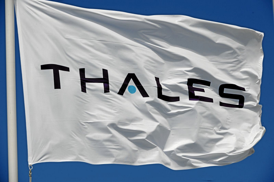 160224 bandera thales 2015