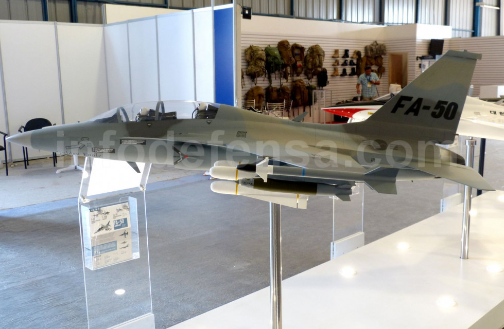 140328 t 50 avion entrenamiento kai lockheed chile fidae feria gines soriano forte 04