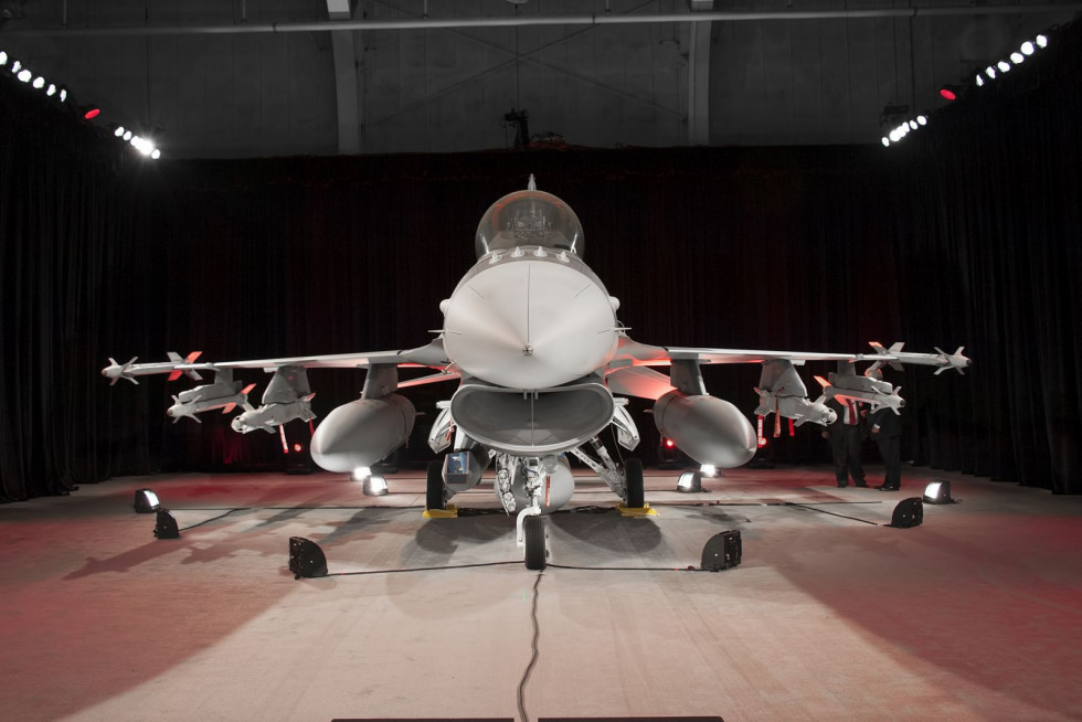 160122 f 16 caza avion combate irak lockheed martin