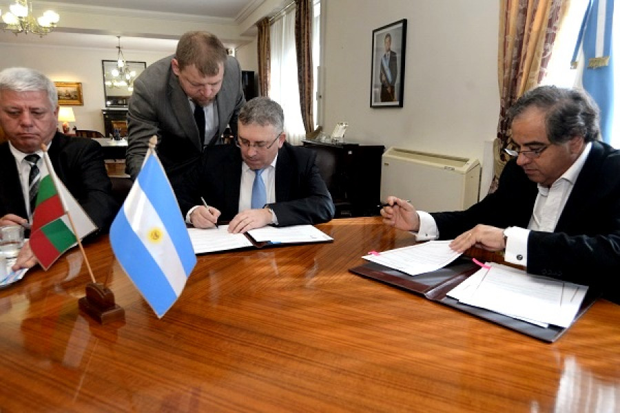 Argentina Bulgaria MinistrosDefensa BA FEB16  MinDefArg