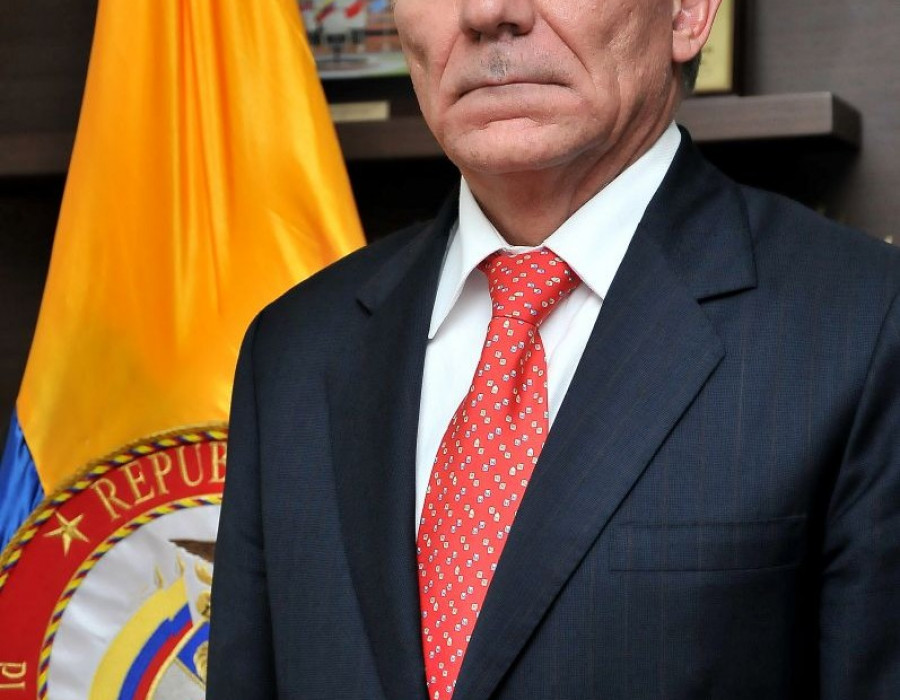 Retrato vice per 0015 797x1080