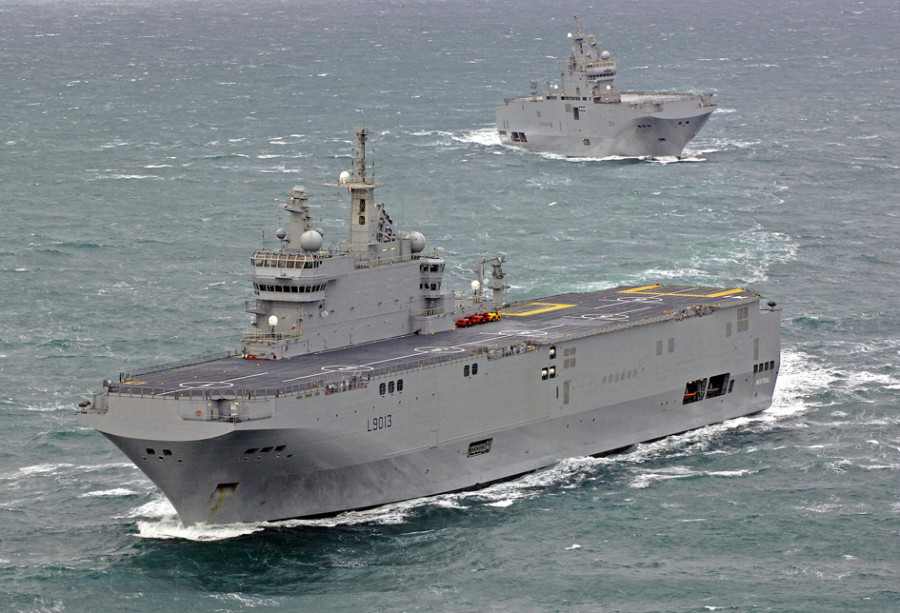 150114 portahelicopteros le bpc mistral ministerio defensa francia