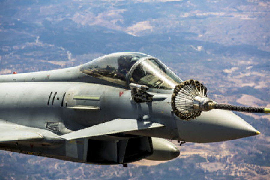 150909 reabastecimiento Eurofighter Hercules Marines EA