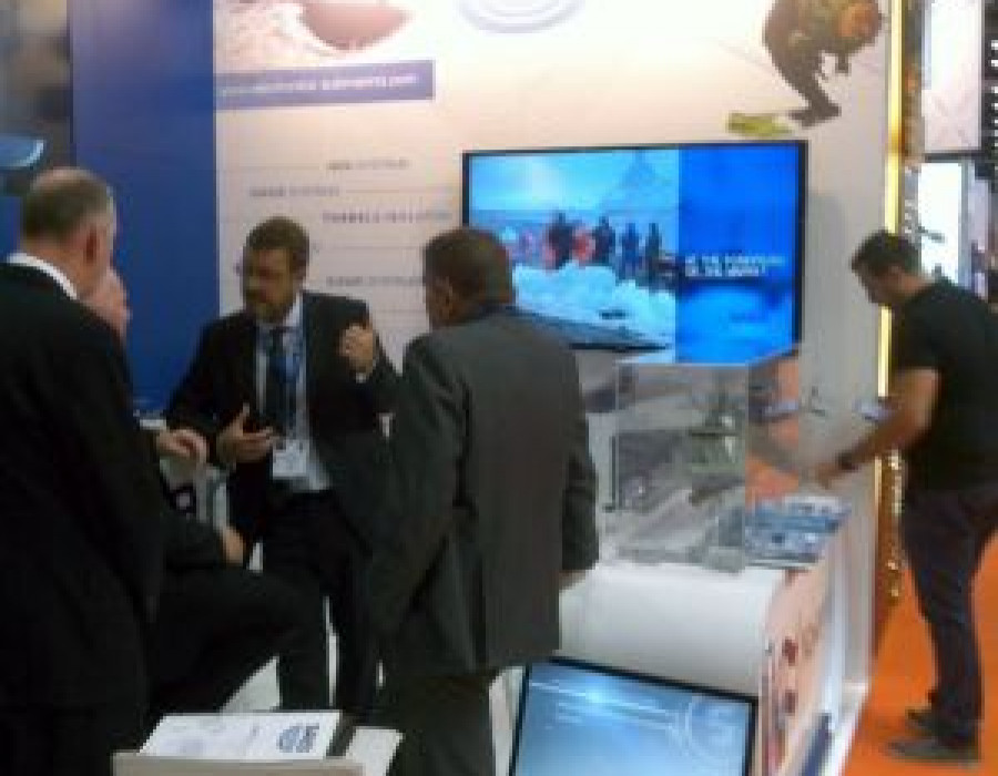 SAES dsei2015 300x402