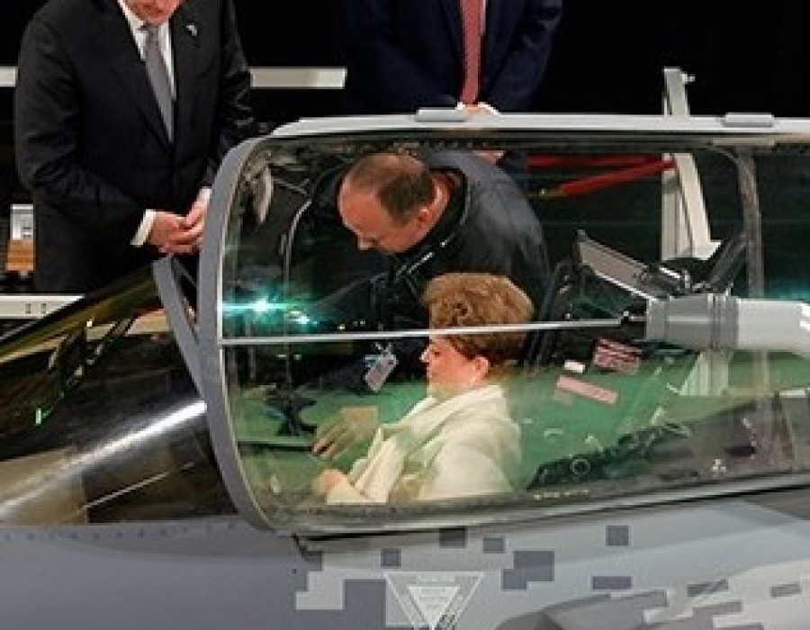 Dilma Visita SAAB 320x478 317x447