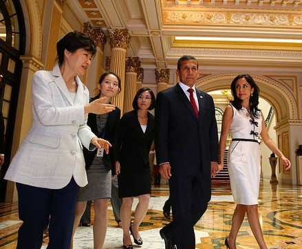PresidentaCoreaenPeru abr2015 PresidenciaPeru 439x361