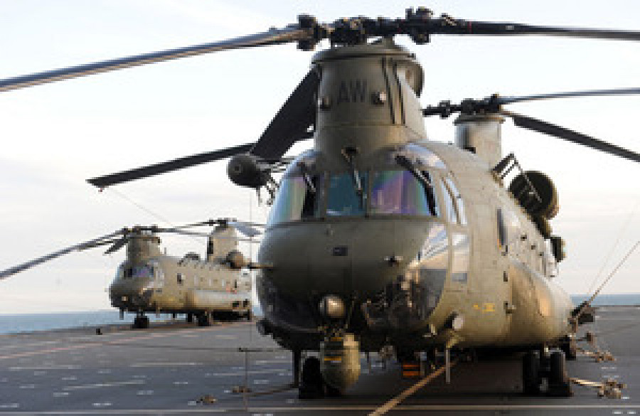 150325 helicopter chinook ministerio defensa britanico