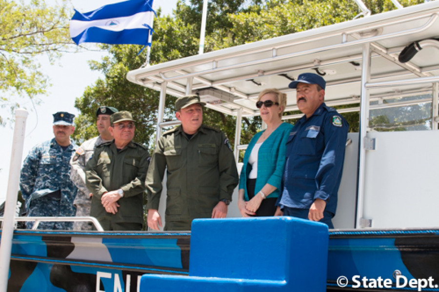 Foto nota EE UU  remoza botes para Armada de Nicaragua