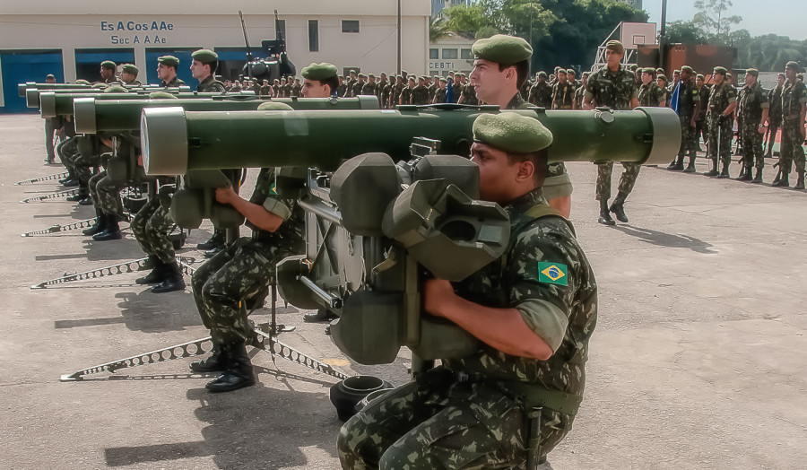 Brasil licita un vuelo chárter para recoger armas y municiones compradas a SAAB en Suecia 4782257?w=900&mh=700