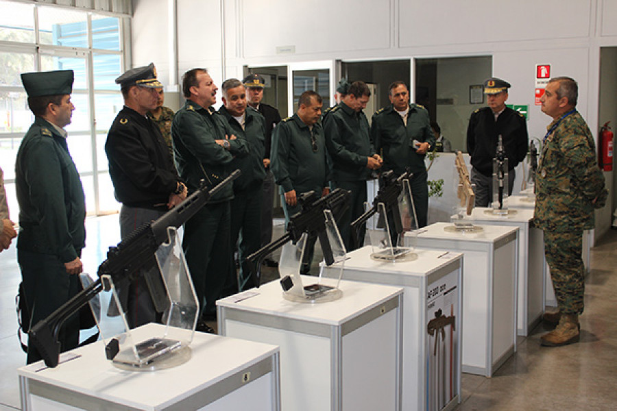 Visita de delegacion de generales del Ejercito de Colombia a FAMAE