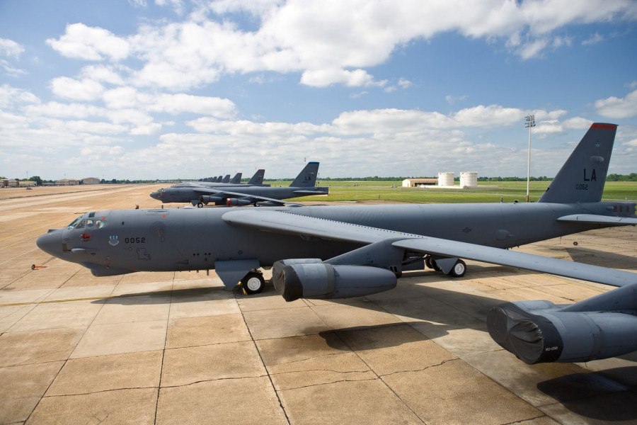151005 avion bombardero b 52 boeing01
