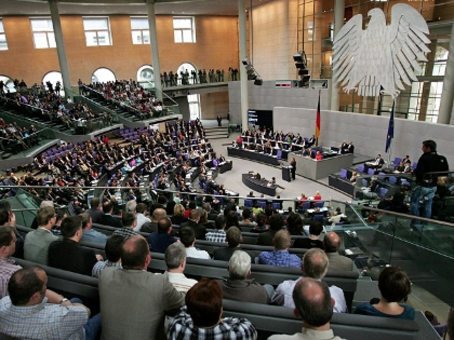 141023 alemania parlamento Bundestag ministerio defensa alemania