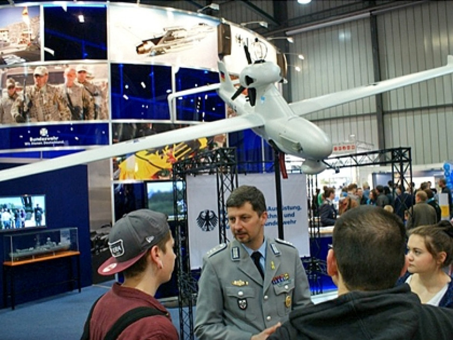 141013 uav drone uas luna ministerio defensa alemania