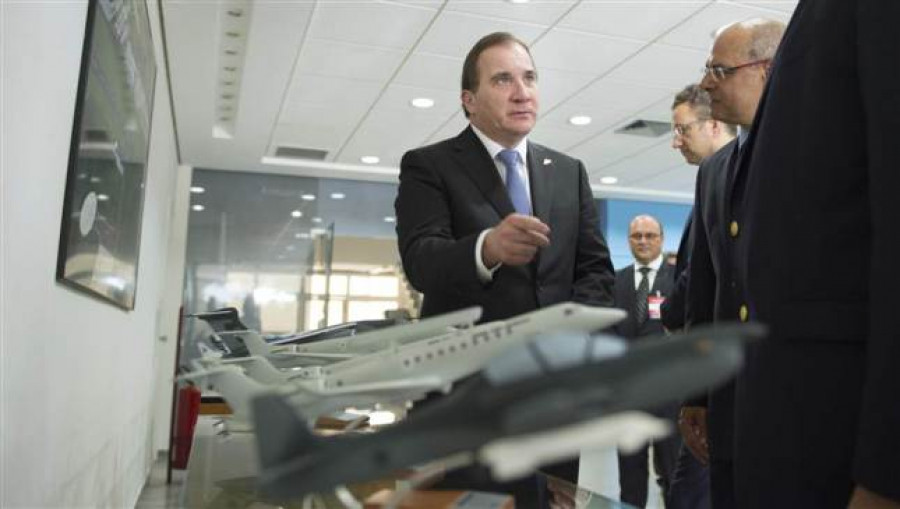 150115 Stefan Lofven EMBRAER Foto EDS