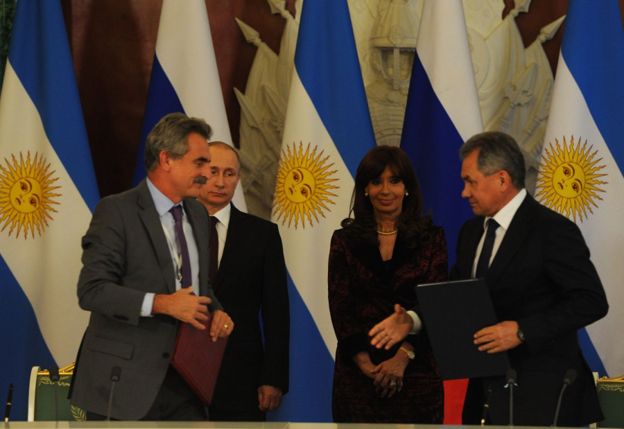 Firma acuerdo Arg Rusia via MinDef Argentina