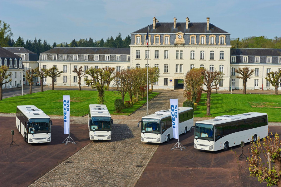 150506 autobus Francia Iveco Bus Crossway  French Ministry of Defence CNH Industrial