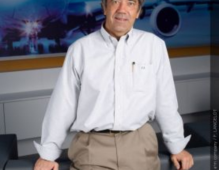 150129 FernandoAlonso AirbusDS 277x400