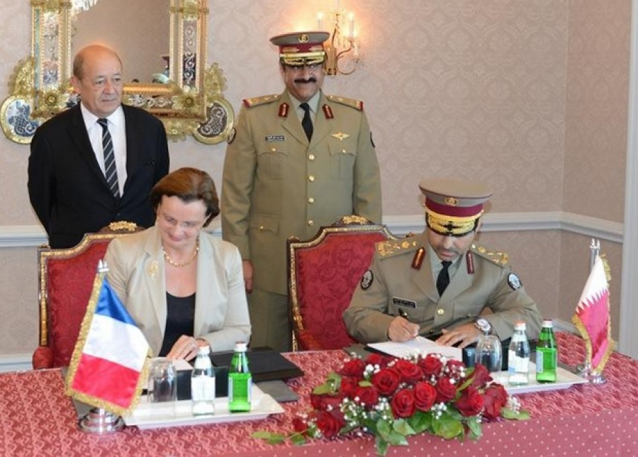 141021 catar firma contrato satcom thales