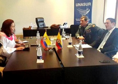 UNASUR ESCUELA DE DEFENSA