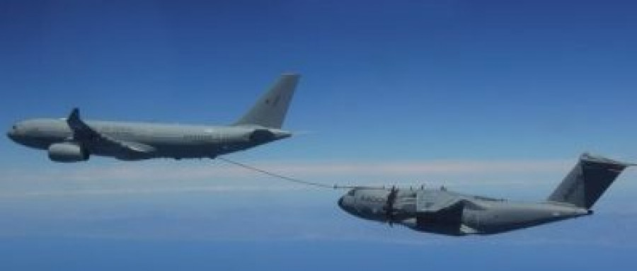 140717 mrtt a400m repostaje cisterna avion vuelo airbus ds 02 399x170