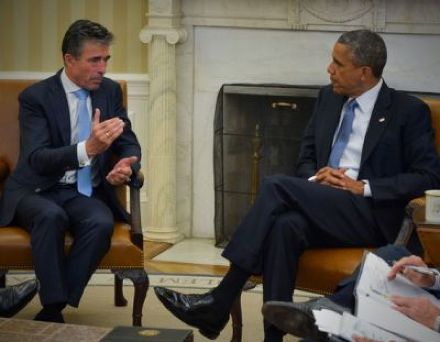 140901 obama rasmussen otan 568x471