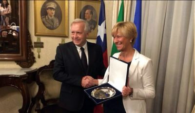 140806 ministro italia pinotta burgos ministerio defensa chile