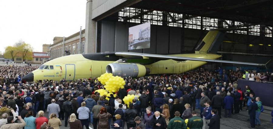 150423 an 178 avion transporte militar antonov 892x422