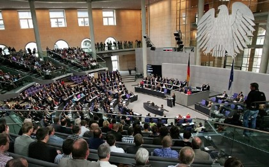 141023 alemania parlamento Bundestag ministerio defensa alemania 420x262