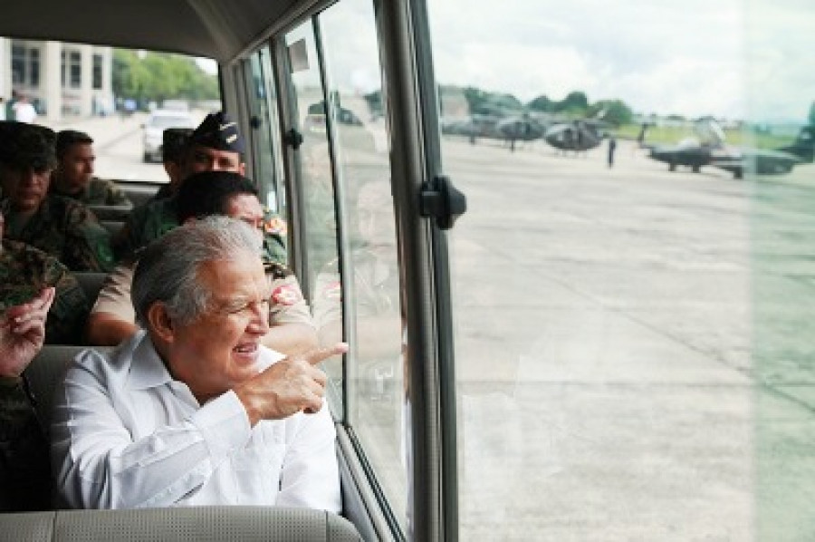 Foto Presidente de El Salvador reforzara Fuerza Aerea con apoyo estadounidense1 2