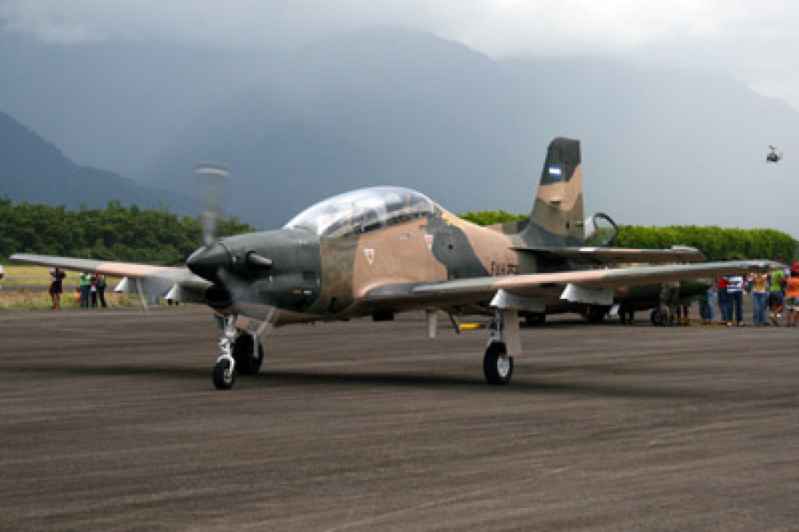 140528 avion tucano fuerza aerea honduras