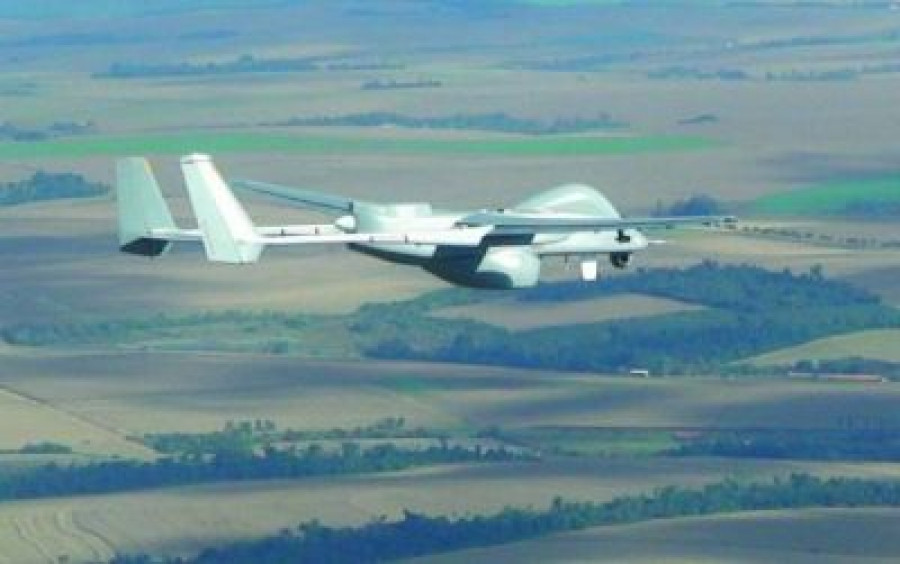 140627 dron uav uas rpa heron iai 637x399