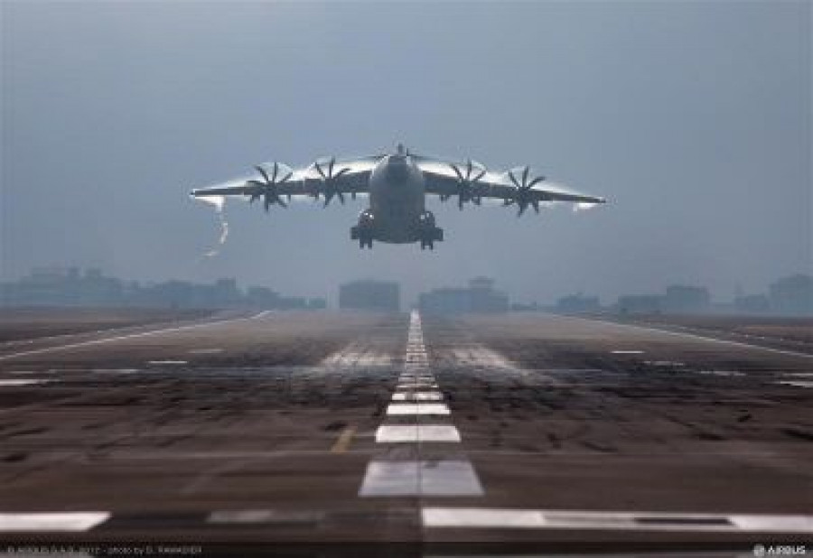 140318 avion a400 airbus lapaz prueba altitud airbus 400x275