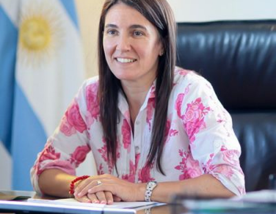 131209 argentina carlos ministra ministerio seguridad 400x380