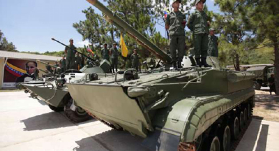 311 BI Mec Bolivar BMP 3 BTR 80 AVN