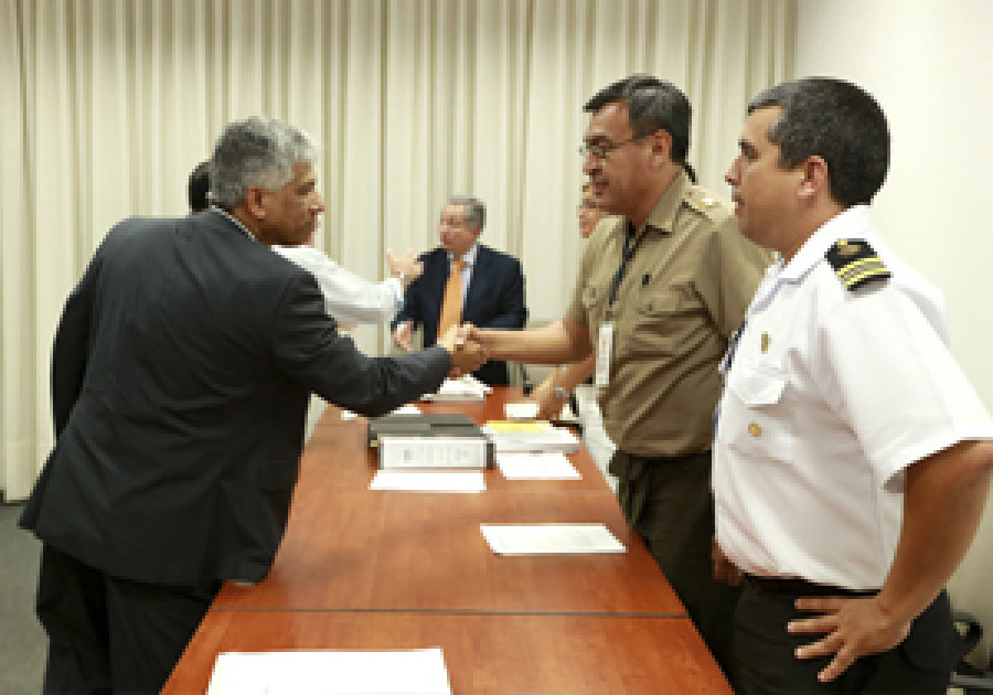 Seguros aeronaves FFAA Peru 2013