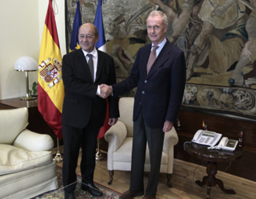 Visita ministro frances
