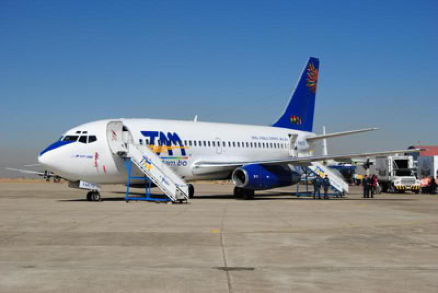 TAM Boeing 737 200