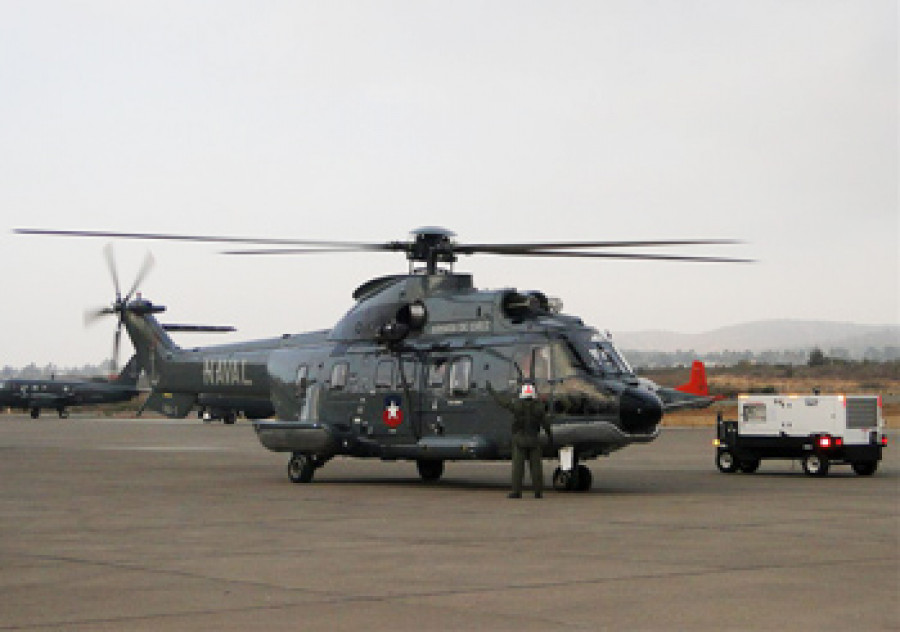 Paloma Hermana vestirse La Armada de Chile recibe dos helicópteros Eurocopter AS332L Super Puma